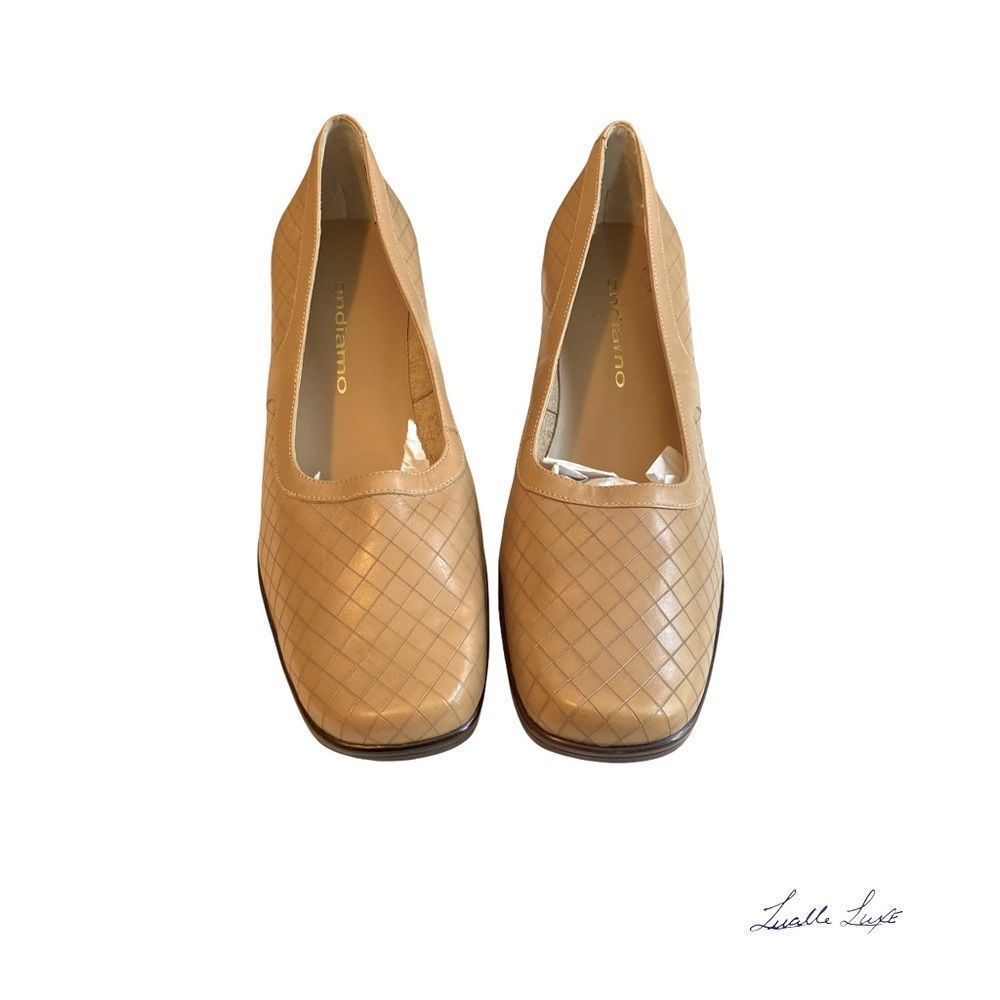Don’t Cross Betty: Leather Andiamo wedge